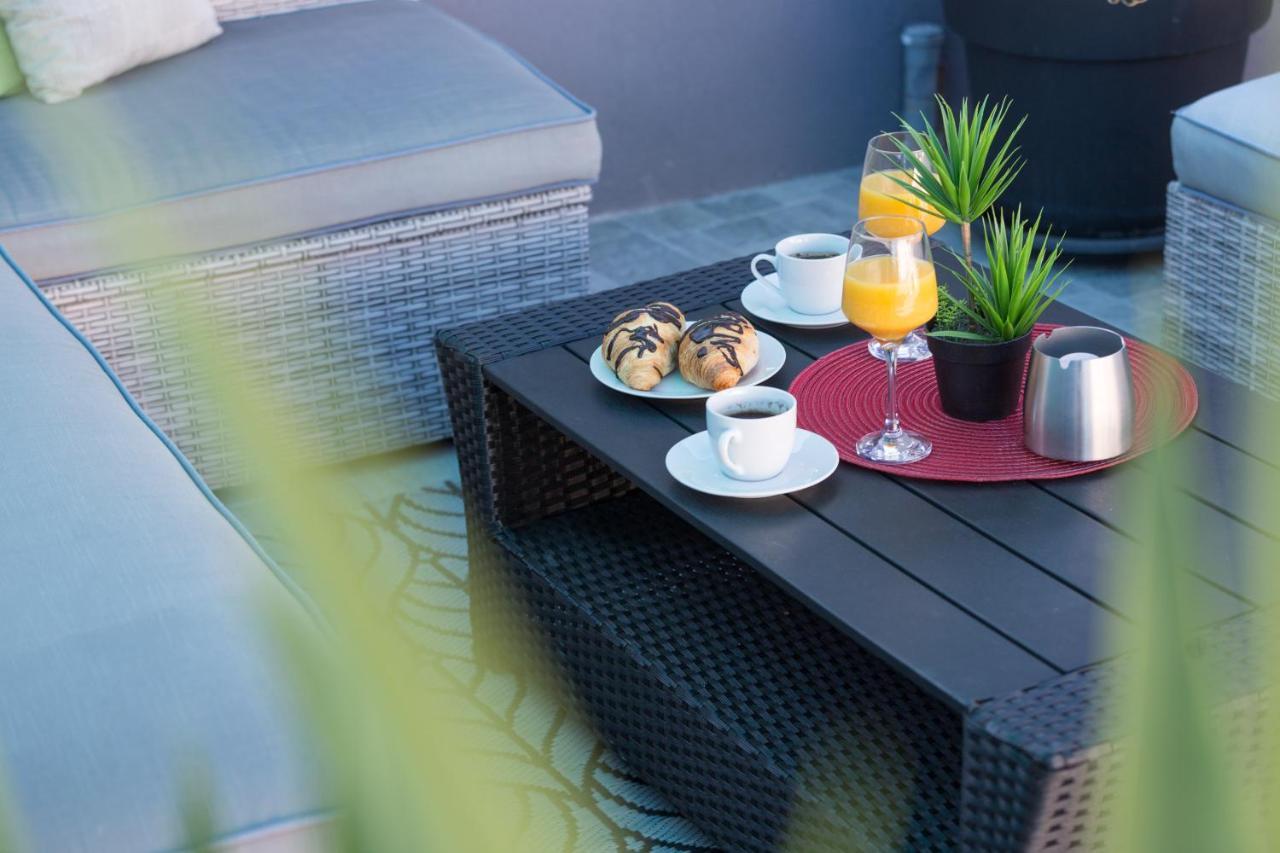 Apartments Lidija - Sea View Apartment With Exclusive Right Of Using Hot Tub Or Split Level Apartment With Exclusive Right Of Using Pool Podstrana Esterno foto