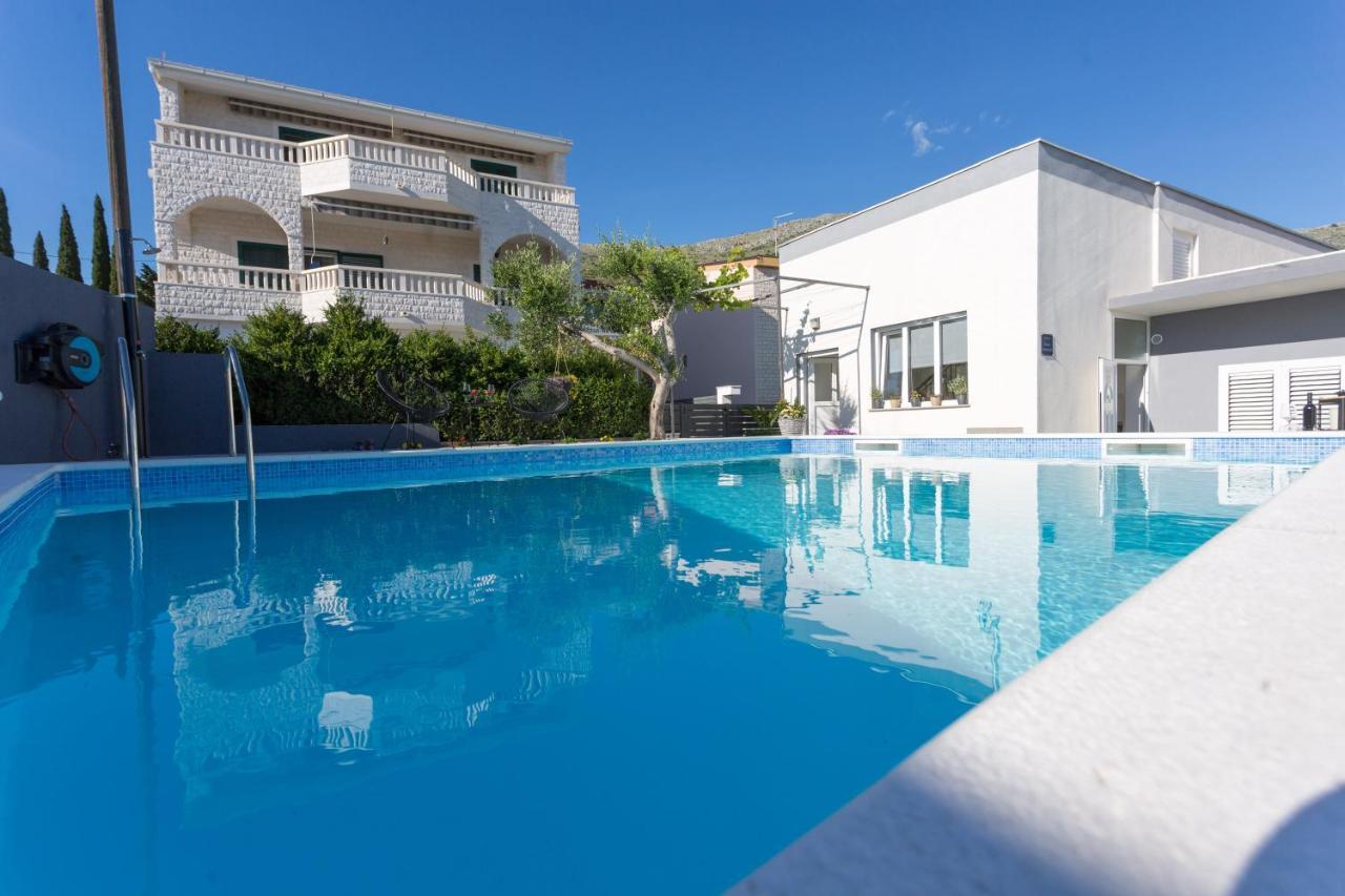Apartments Lidija - Sea View Apartment With Exclusive Right Of Using Hot Tub Or Split Level Apartment With Exclusive Right Of Using Pool Podstrana Esterno foto