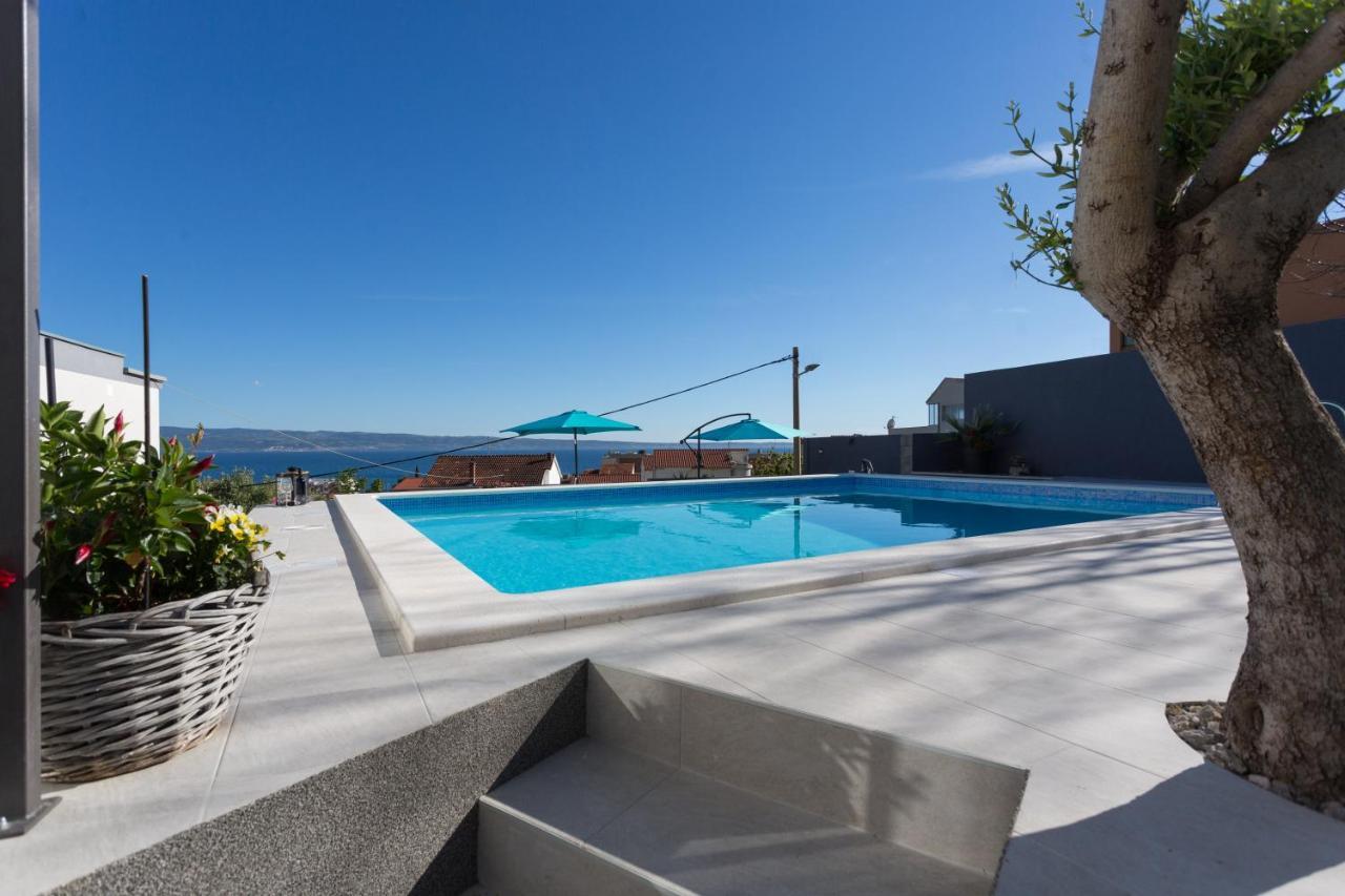 Apartments Lidija - Sea View Apartment With Exclusive Right Of Using Hot Tub Or Split Level Apartment With Exclusive Right Of Using Pool Podstrana Esterno foto