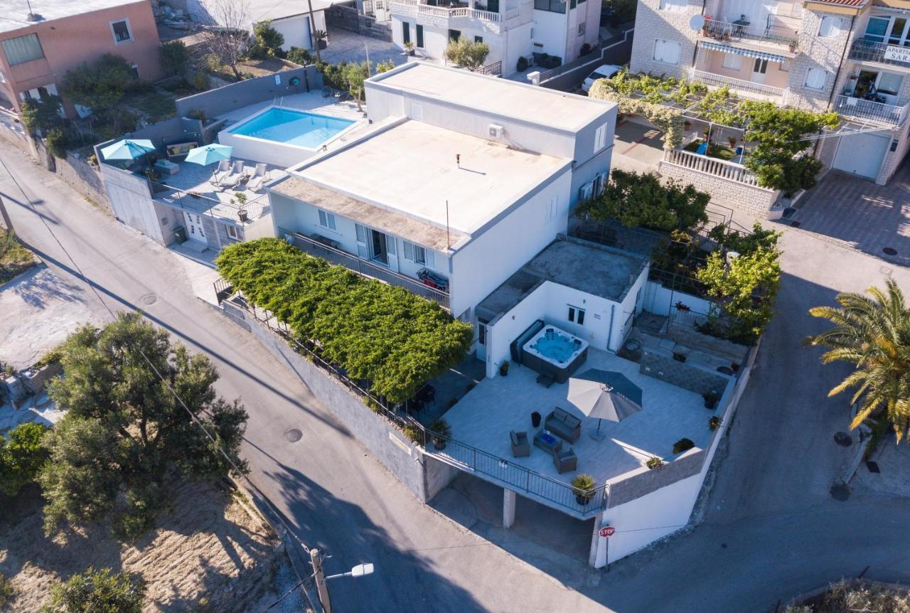 Apartments Lidija - Sea View Apartment With Exclusive Right Of Using Hot Tub Or Split Level Apartment With Exclusive Right Of Using Pool Podstrana Esterno foto