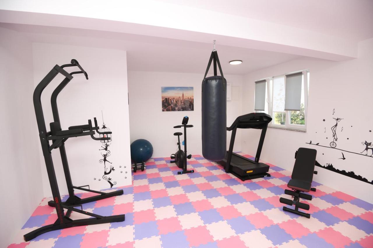 Apartments Lidija - Sea View Apartment With Exclusive Right Of Using Hot Tub Or Split Level Apartment With Exclusive Right Of Using Pool Podstrana Esterno foto