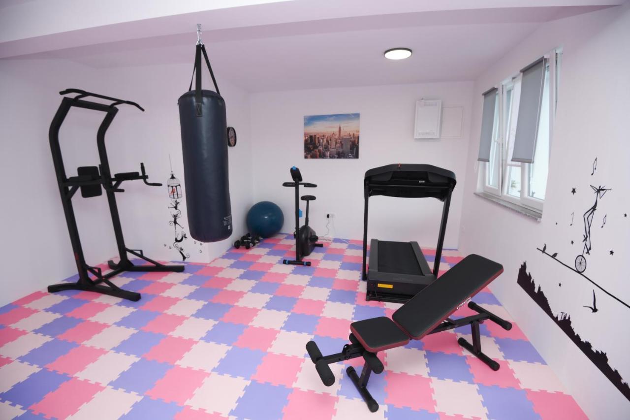 Apartments Lidija - Sea View Apartment With Exclusive Right Of Using Hot Tub Or Split Level Apartment With Exclusive Right Of Using Pool Podstrana Esterno foto