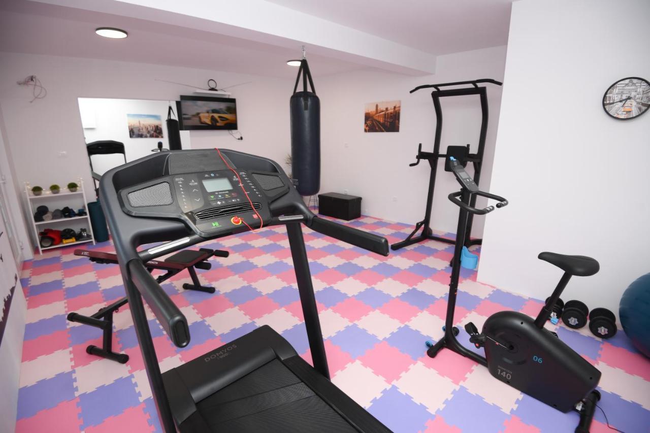 Apartments Lidija - Sea View Apartment With Exclusive Right Of Using Hot Tub Or Split Level Apartment With Exclusive Right Of Using Pool Podstrana Esterno foto