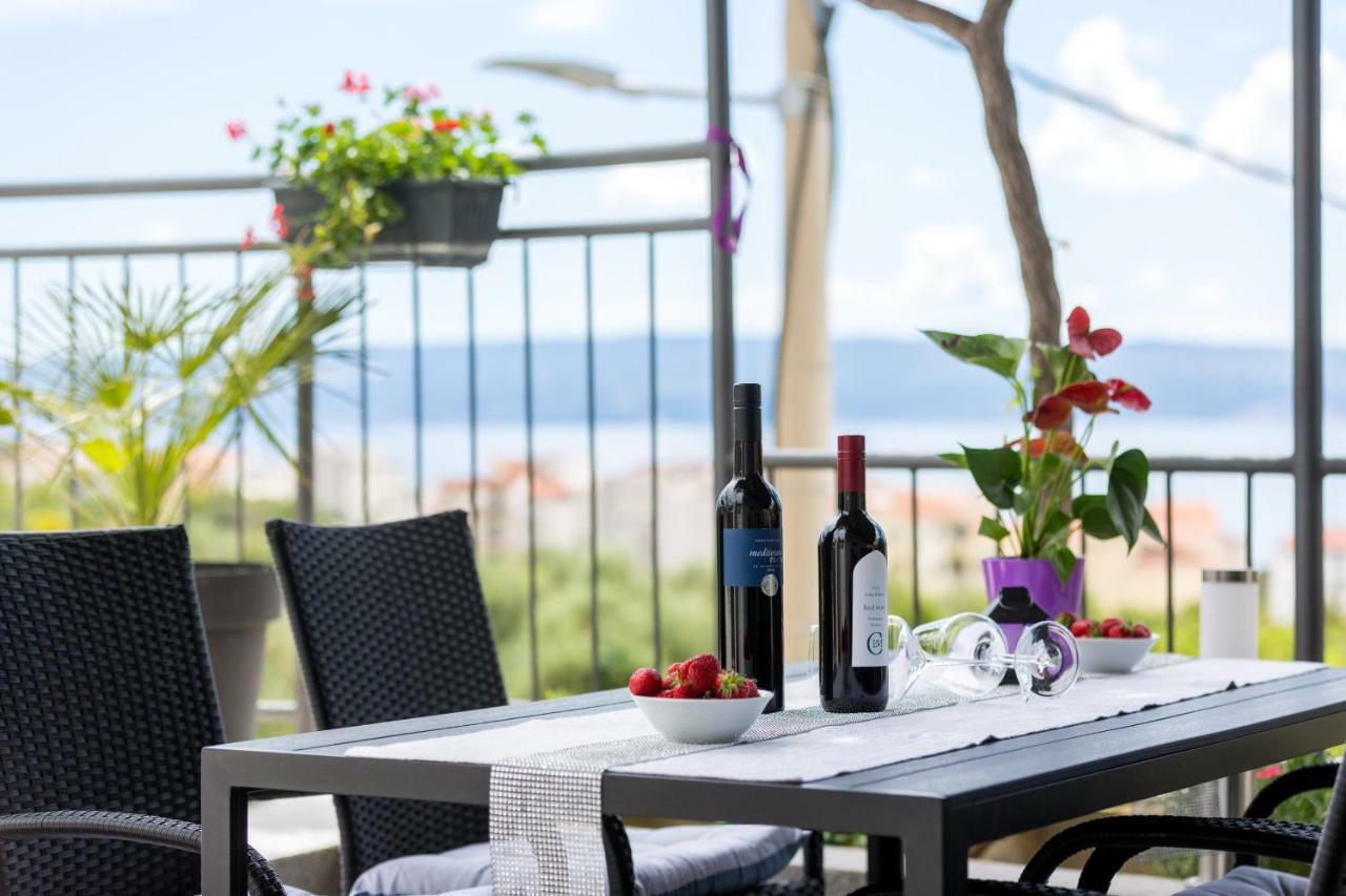 Apartments Lidija - Sea View Apartment With Exclusive Right Of Using Hot Tub Or Split Level Apartment With Exclusive Right Of Using Pool Podstrana Esterno foto