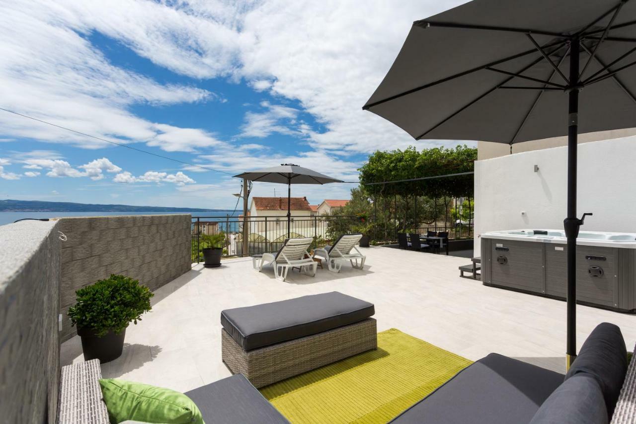 Apartments Lidija - Sea View Apartment With Exclusive Right Of Using Hot Tub Or Split Level Apartment With Exclusive Right Of Using Pool Podstrana Esterno foto