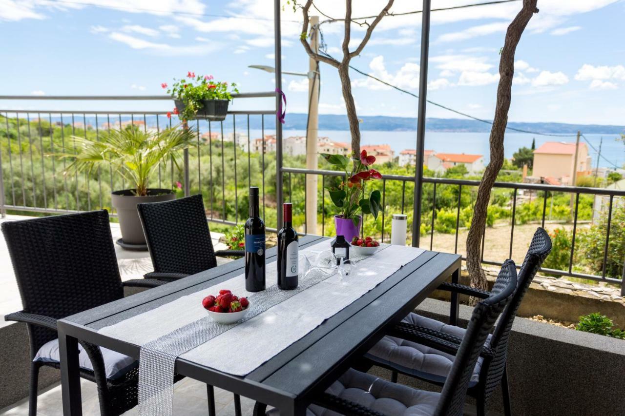 Apartments Lidija - Sea View Apartment With Exclusive Right Of Using Hot Tub Or Split Level Apartment With Exclusive Right Of Using Pool Podstrana Esterno foto