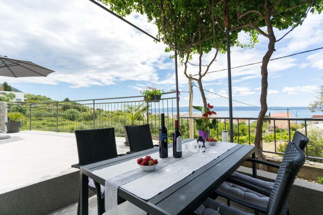 Apartments Lidija - Sea View Apartment With Exclusive Right Of Using Hot Tub Or Split Level Apartment With Exclusive Right Of Using Pool Podstrana Esterno foto