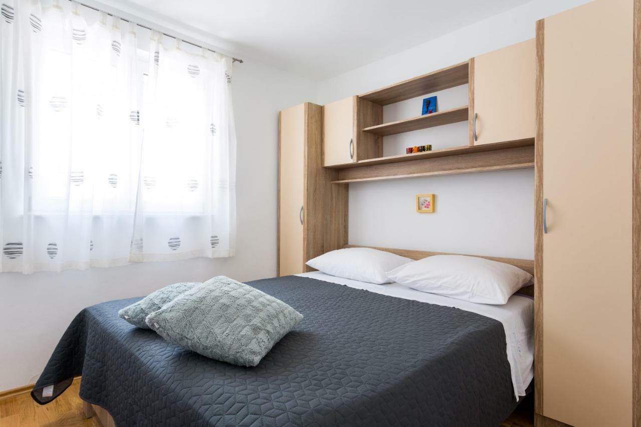 Apartments Lidija - Sea View Apartment With Exclusive Right Of Using Hot Tub Or Split Level Apartment With Exclusive Right Of Using Pool Podstrana Esterno foto