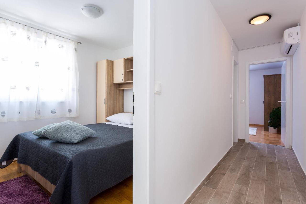 Apartments Lidija - Sea View Apartment With Exclusive Right Of Using Hot Tub Or Split Level Apartment With Exclusive Right Of Using Pool Podstrana Esterno foto